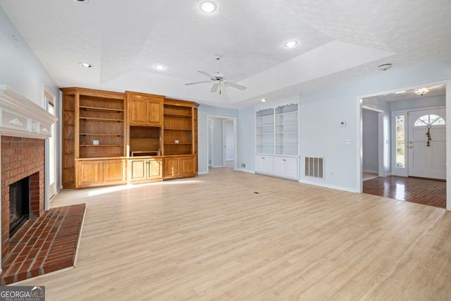 605 Chenocetah Drive, Cornelia, GA 30531