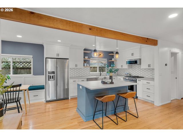 4735 SUSSEX St, West Linn, OR 97068