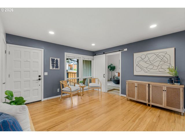 4735 SUSSEX St, West Linn, OR 97068