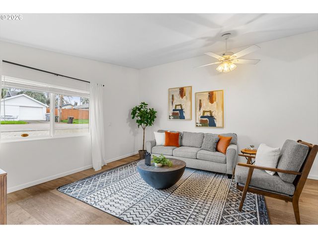 4735 SUSSEX St, West Linn, OR 97068