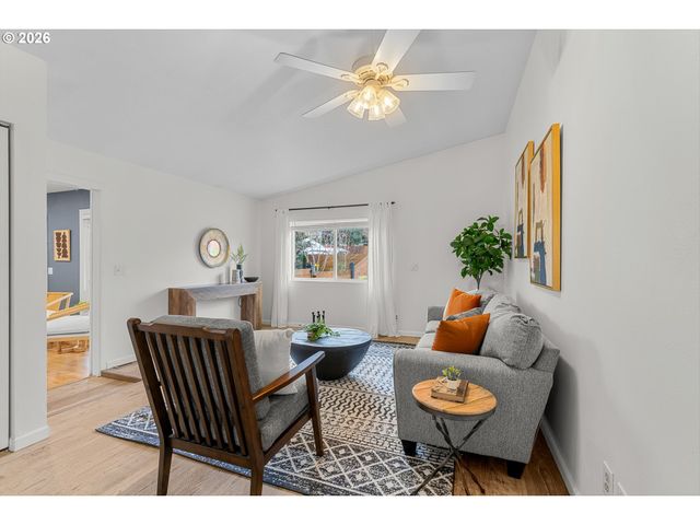 4735 SUSSEX St, West Linn, OR 97068