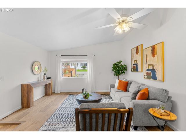 4735 SUSSEX St, West Linn, OR 97068