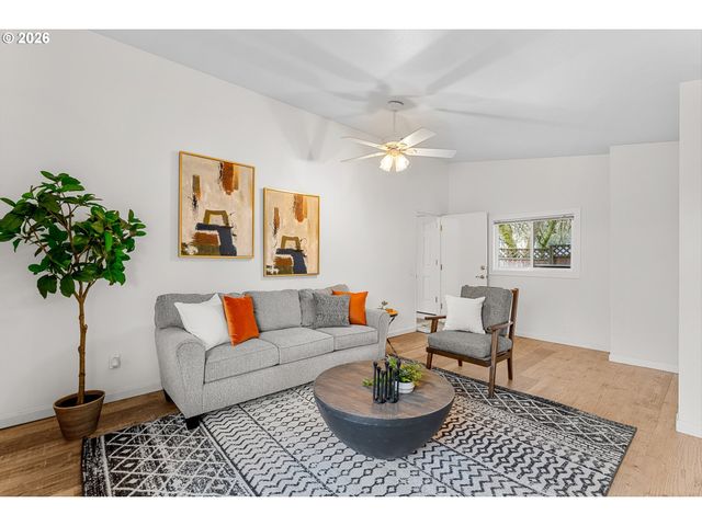 4735 SUSSEX St, West Linn, OR 97068