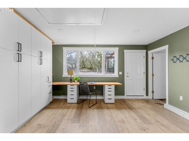 4735 SUSSEX St, West Linn, OR 97068