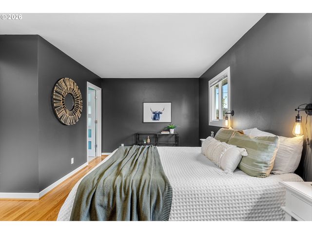 4735 SUSSEX St, West Linn, OR 97068