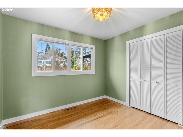 4735 SUSSEX St, West Linn, OR 97068