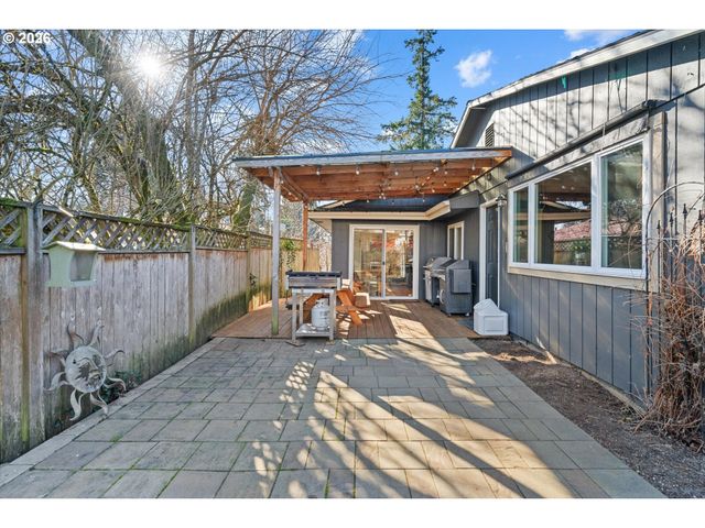 4735 SUSSEX St, West Linn, OR 97068