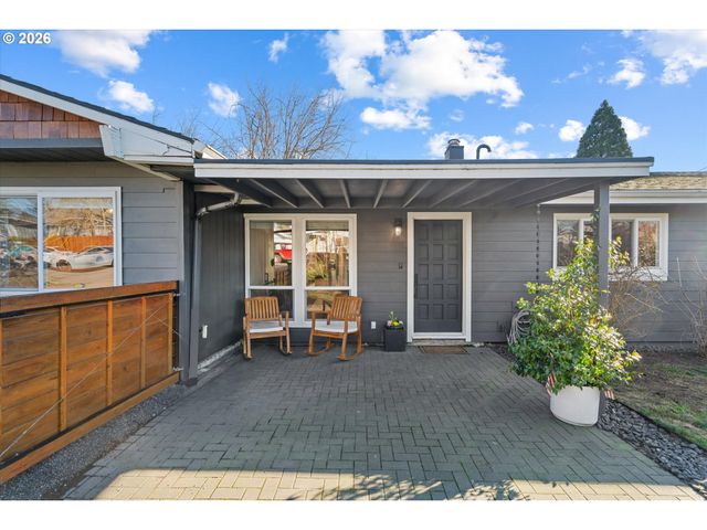 4735 SUSSEX St, West Linn, OR 97068