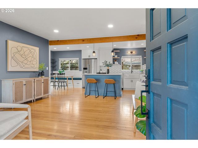 4735 SUSSEX St, West Linn, OR 97068