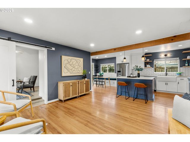 4735 SUSSEX St, West Linn, OR 97068