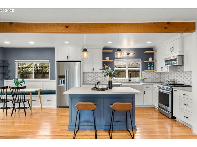 4735 SUSSEX St, West Linn, OR 97068