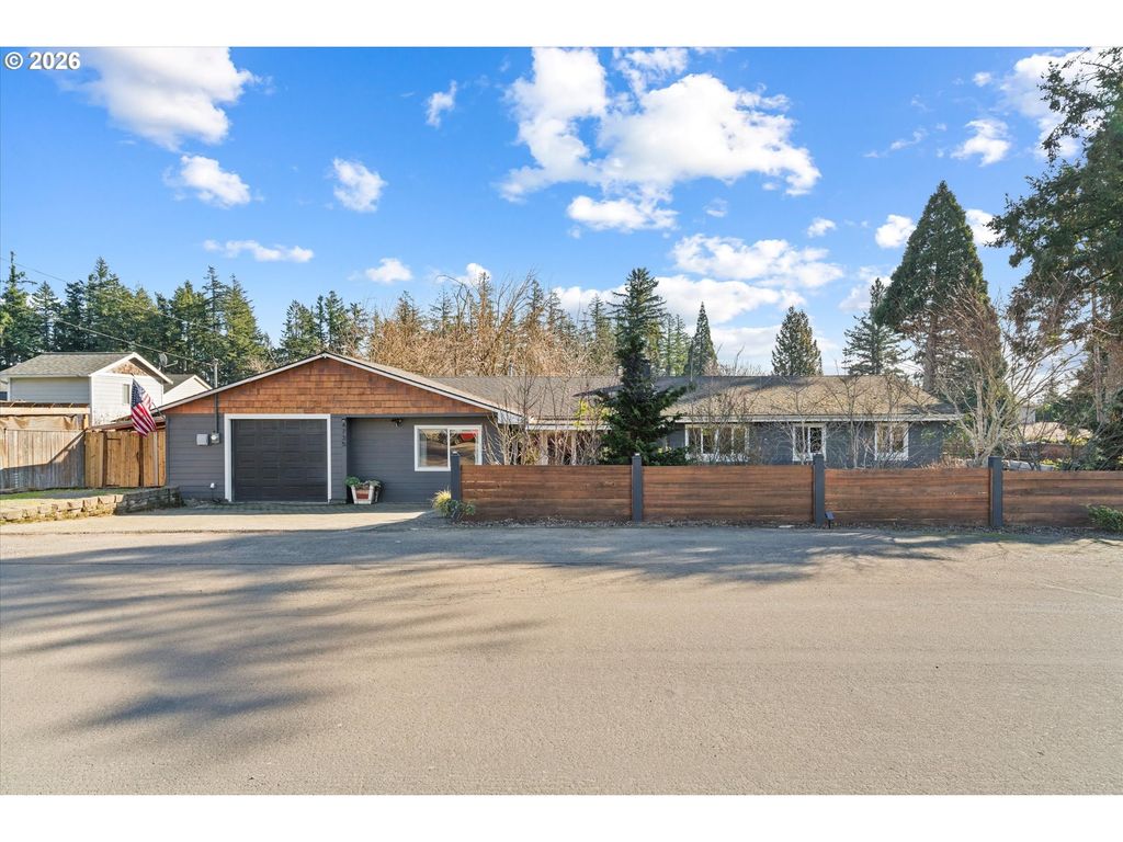 4735 SUSSEX St, West Linn, OR 97068