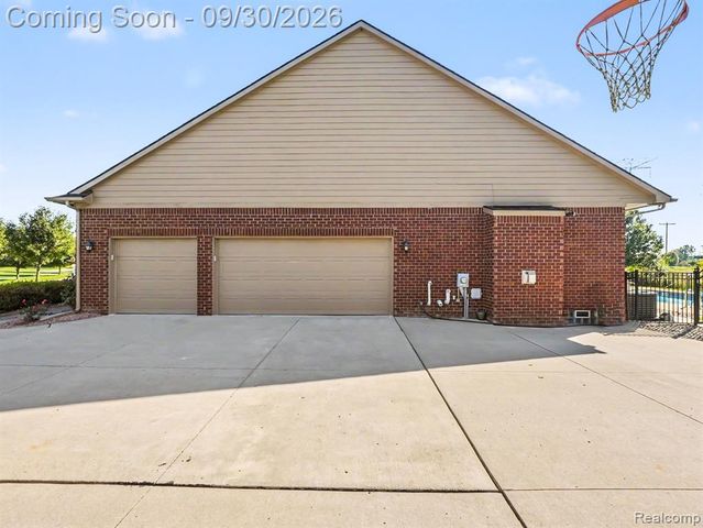 623 Ambleside Lane, Canton, MI 48187