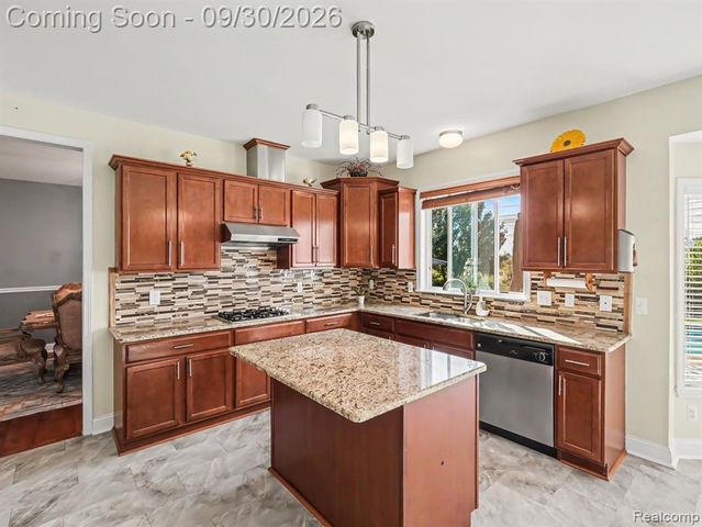 623 Ambleside Lane, Canton, MI 48187
