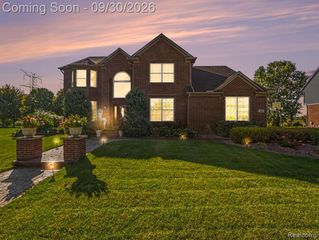 623 Ambleside Lane, Canton, MI 48187