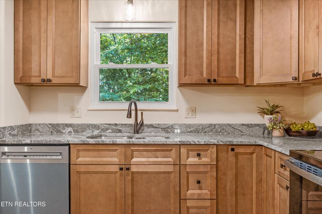 138 Newport Drive, Oak Ridge, TN 37830
