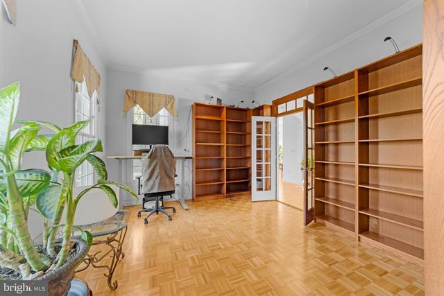 38 LARSEN RD, Ringoes, NJ 08551