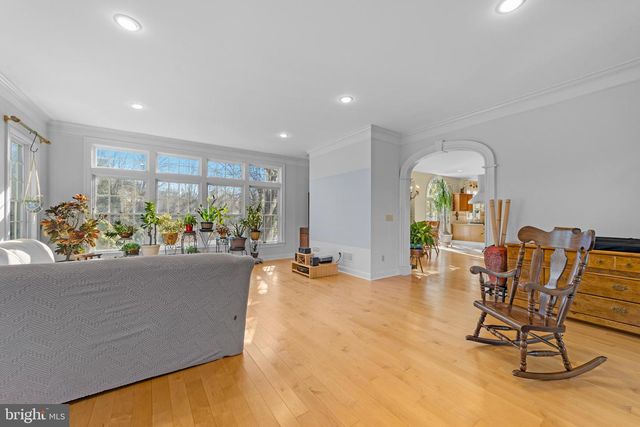 38 LARSEN RD, Ringoes, NJ 08551