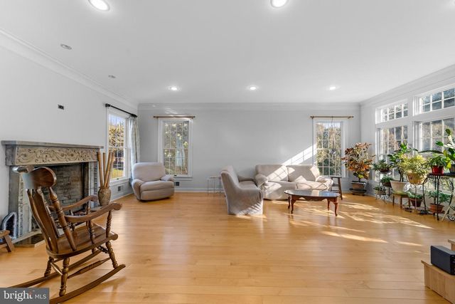 38 LARSEN RD, Ringoes, NJ 08551