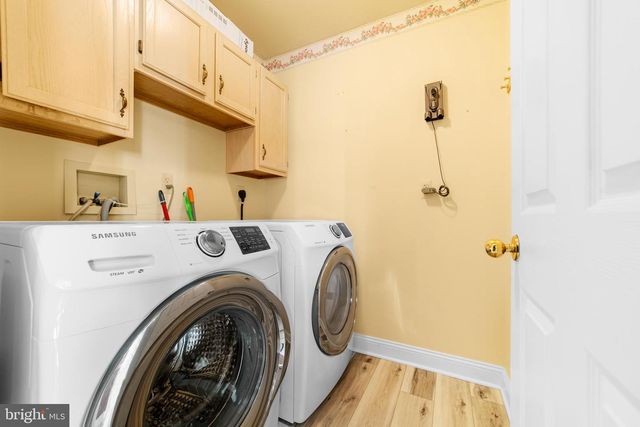 38 LARSEN RD, Ringoes, NJ 08551