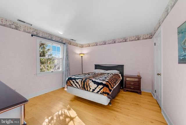 38 LARSEN RD, Ringoes, NJ 08551