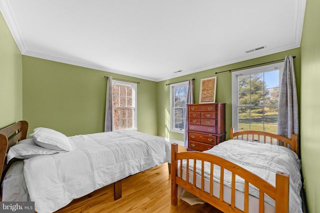 38 LARSEN RD, Ringoes, NJ 08551