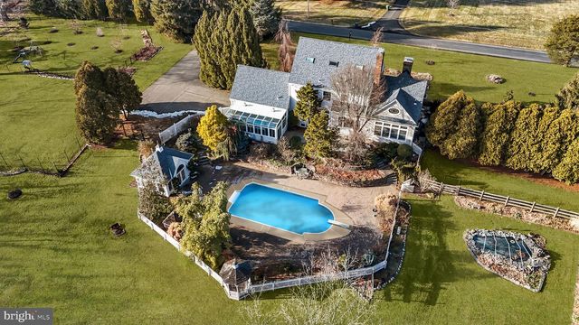 38 LARSEN RD, Ringoes, NJ 08551