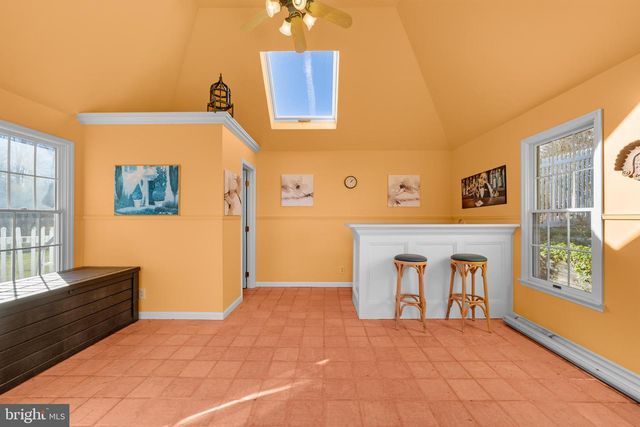 38 LARSEN RD, Ringoes, NJ 08551