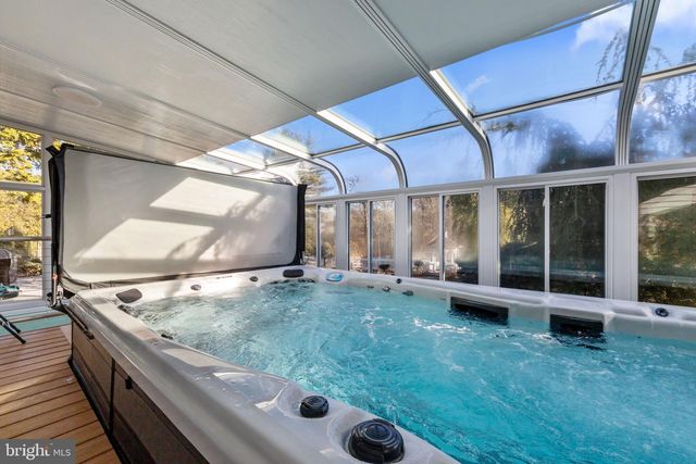 38 LARSEN RD, Ringoes, NJ 08551