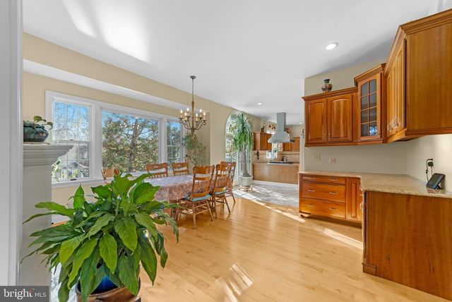 38 LARSEN RD, Ringoes, NJ 08551