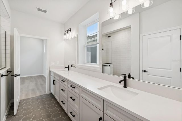 9476 HARTLINE WAY, Orlando, FL 32827