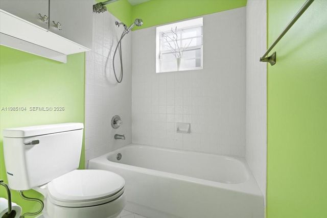 354 Bermuda Springs Dr, Weston, FL 33326