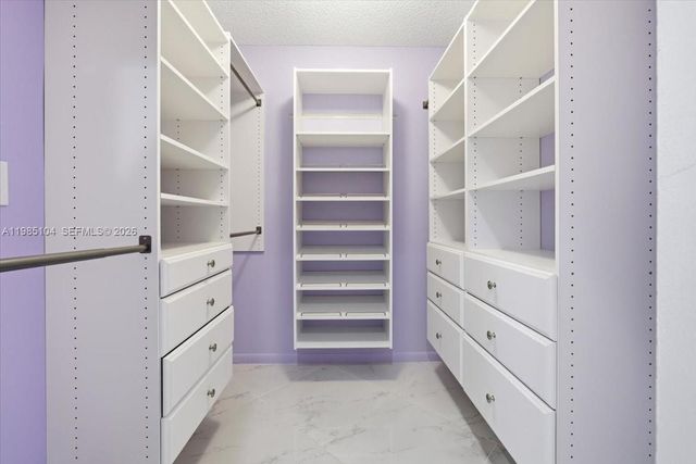 354 Bermuda Springs Dr, Weston, FL 33326