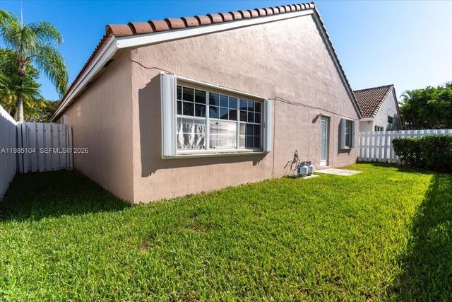 354 Bermuda Springs Dr, Weston, FL 33326