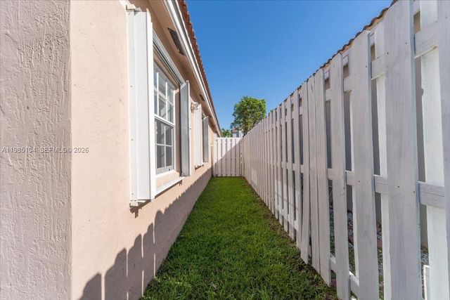 354 Bermuda Springs Dr, Weston, FL 33326