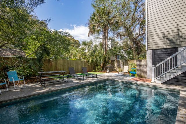 9 24th Avenue, Isle Of Palms, SC 29451