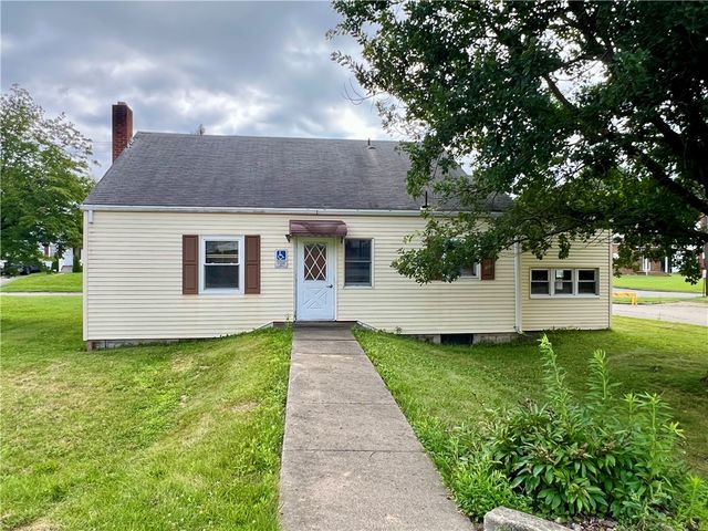 748 Pershing St, Ellwood City, PA 16117