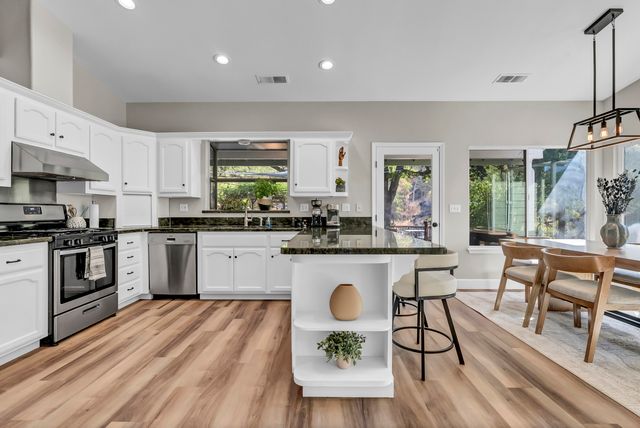 42076 Black Oak Drive, Three Rivers, CA 93271