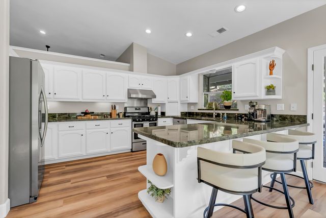 42076 Black Oak Drive, Three Rivers, CA 93271