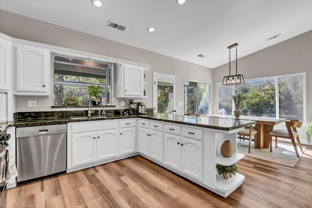 42076 Black Oak Drive, Three Rivers, CA 93271