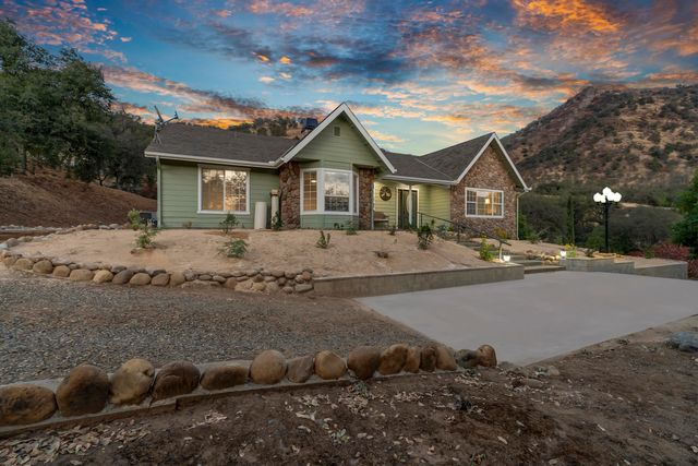 42076 Black Oak Drive, Three Rivers, CA 93271