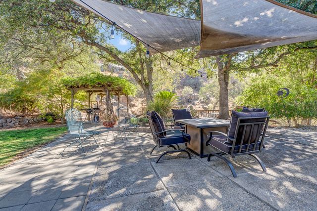 42076 Black Oak Drive, Three Rivers, CA 93271