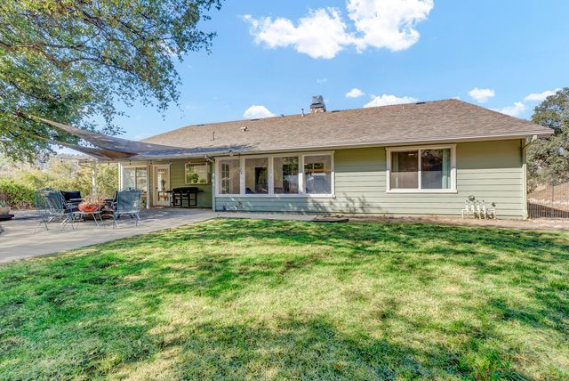 42076 Black Oak Drive, Three Rivers, CA 93271