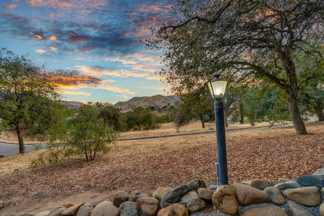 42076 Black Oak Drive, Three Rivers, CA 93271