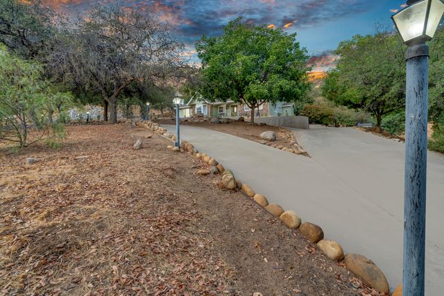 42076 Black Oak Drive, Three Rivers, CA 93271