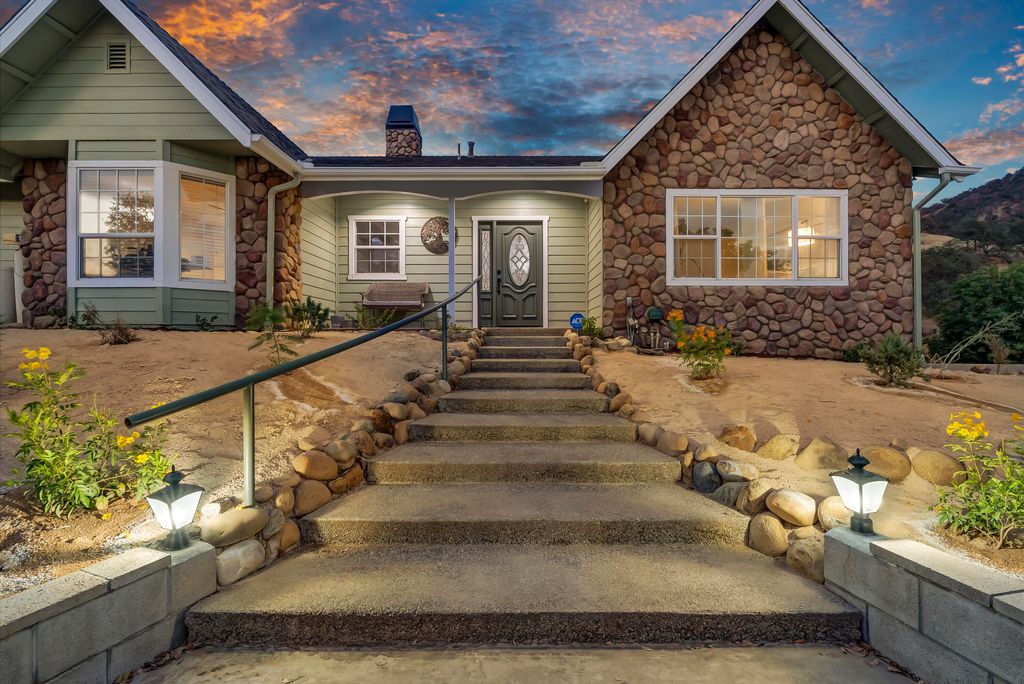 42076 Black Oak Drive, Three Rivers, CA 93271