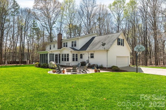 801 Reverdy Lane, Matthews, NC 28105