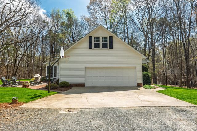 801 Reverdy Lane, Matthews, NC 28105
