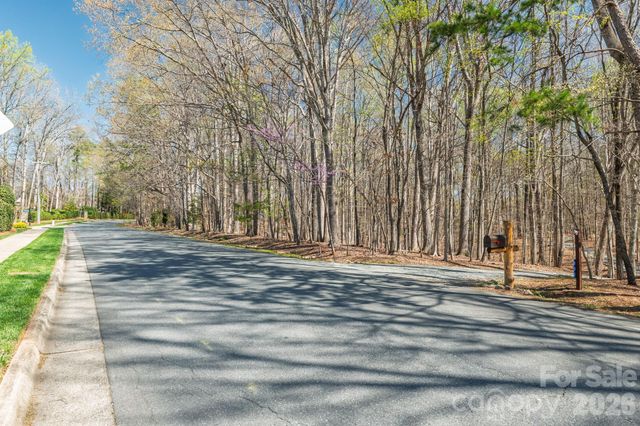 801 Reverdy Lane, Matthews, NC 28105