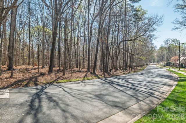 801 Reverdy Lane, Matthews, NC 28105
